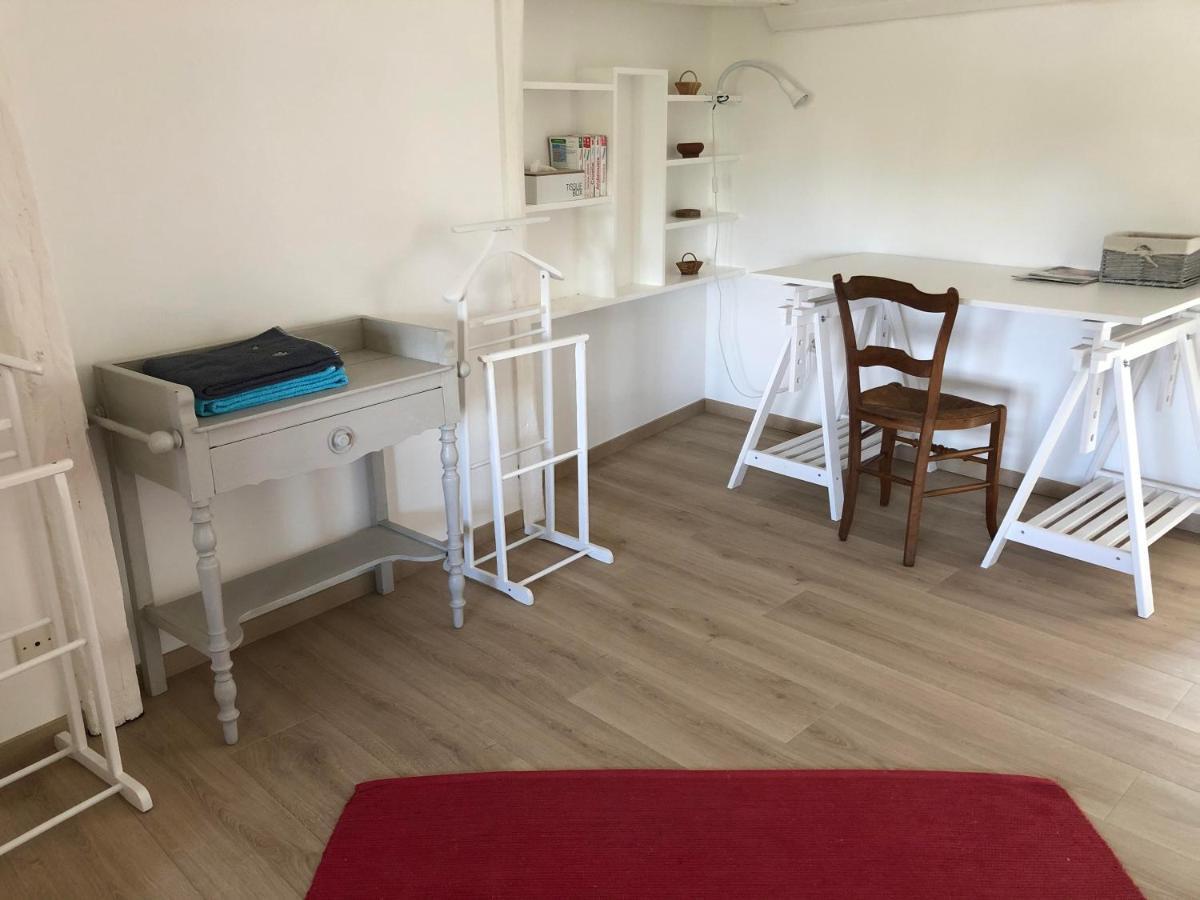Le Logis Du Vassal Bed & Breakfast ลาวาล ภายนอก รูปภาพ
