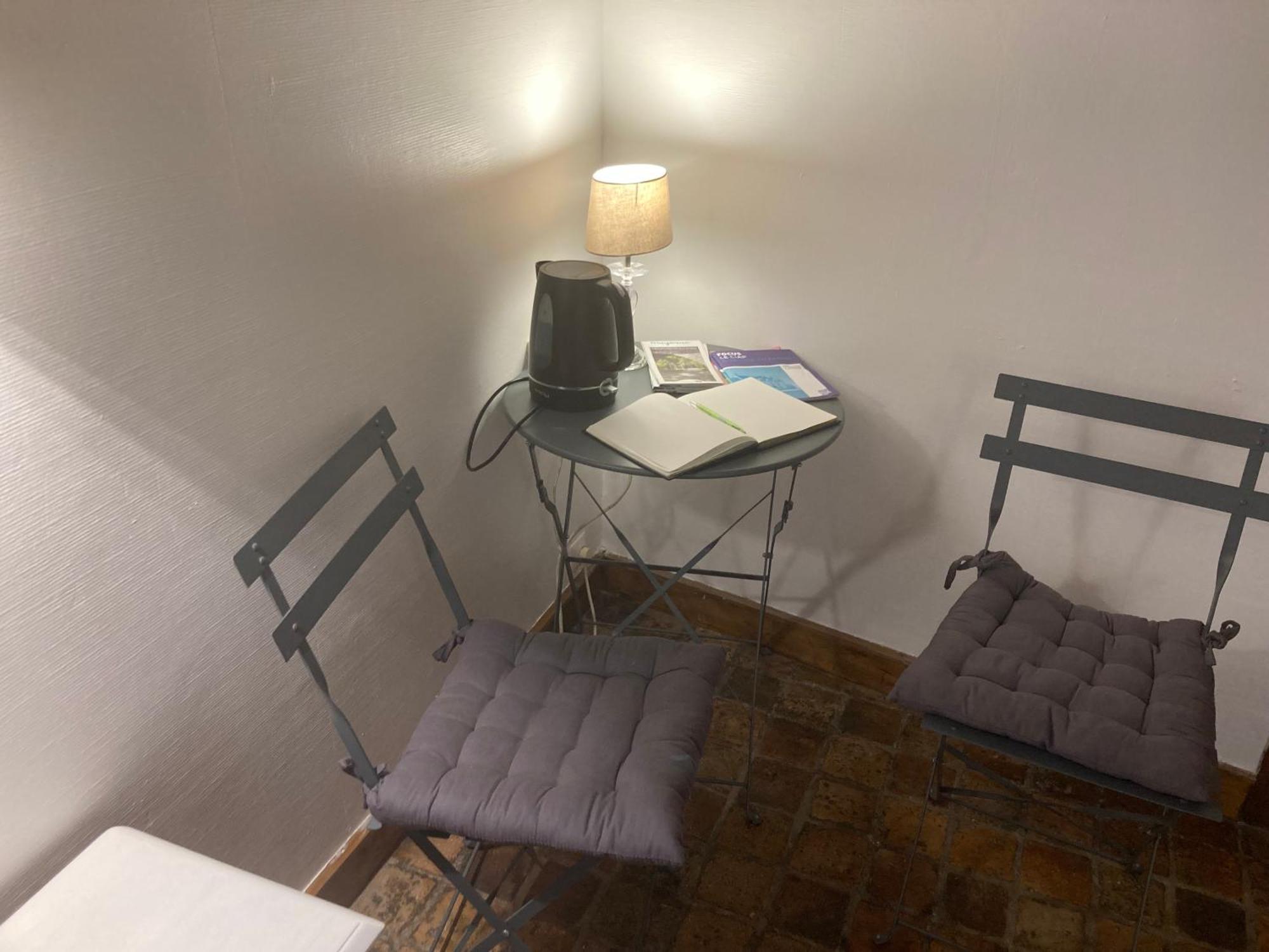 Le Logis Du Vassal Bed & Breakfast ลาวาล ภายนอก รูปภาพ